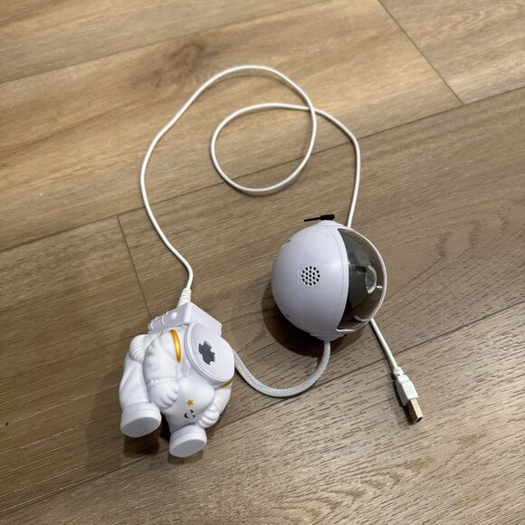 astronaut light projector - Picture 7 of 9